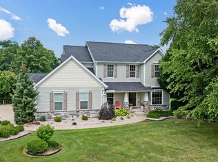 135 Stone Creek Dr, Granville, OH 43023