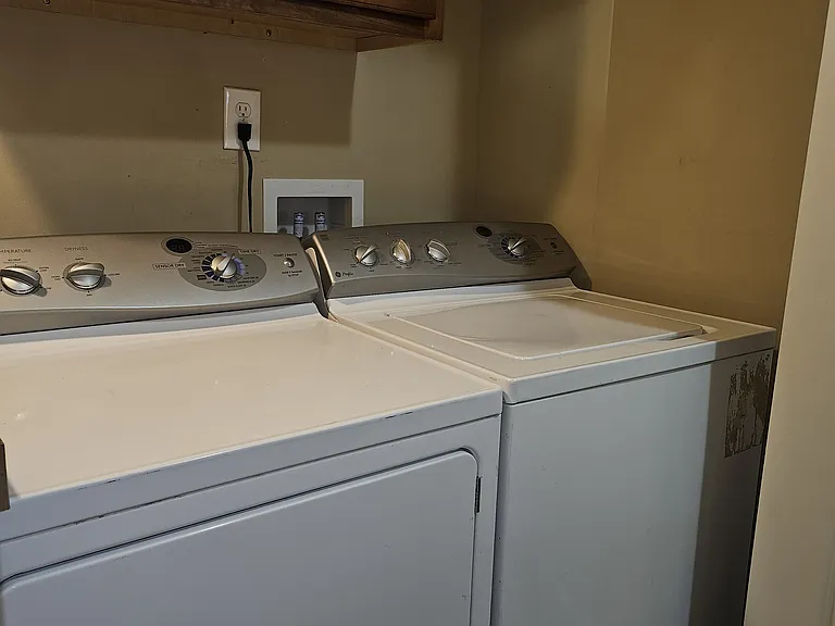 Martha Sue Dr — Photo 15