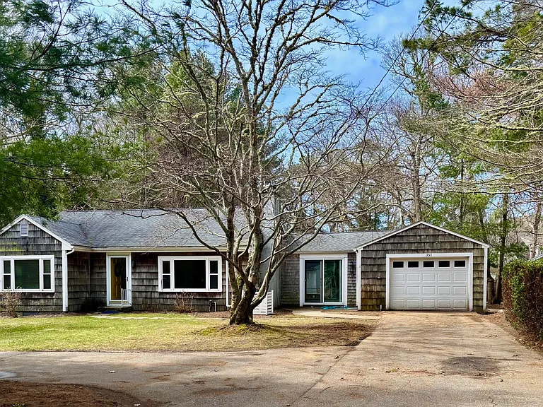 351 Swift Ave — Photo 1