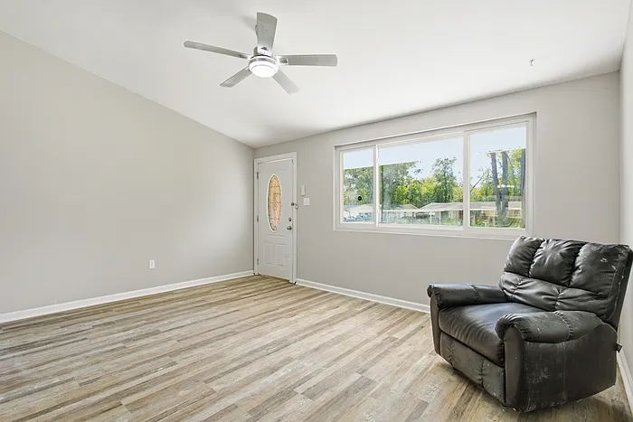 12433 Deerfield Rd — Photo 8