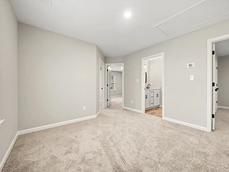 2845 Yale Ave — Photo 17