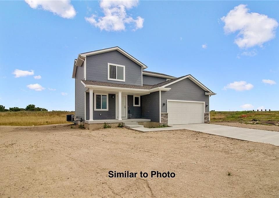1st image of 826 NE Meadow Landing Dr