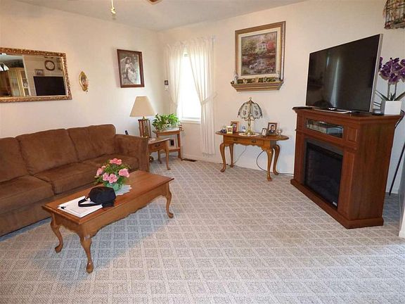 4th image of 51575 Carpenters Dr
