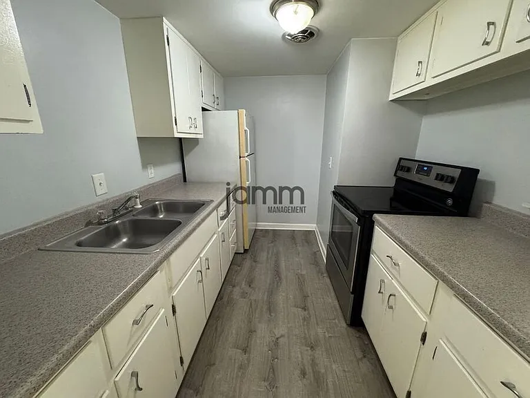7025 Carriage Hill Dr #101 — Photo 10