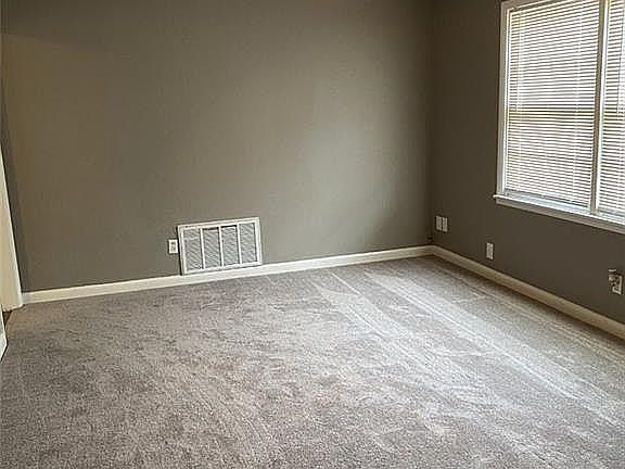 3rd image of 4104 SE 41st St