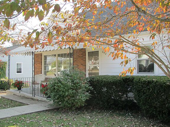 3rd image of 842 Boyd Ave
