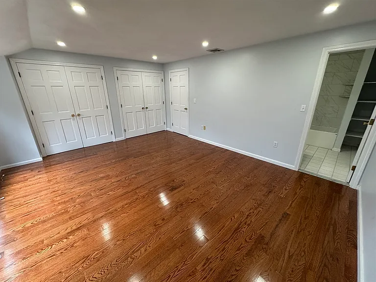 1045 Washington St #2 — Photo 17