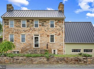 20597 Airmont Rd, Bluemont, VA 20135