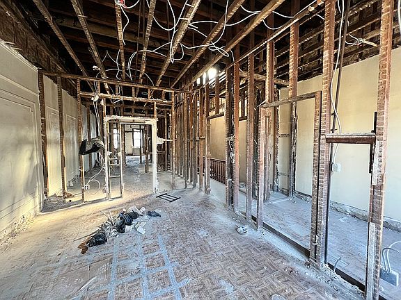 4th image of 248 Palmetto St