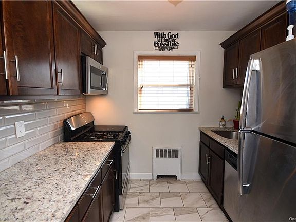 4th image of 8 Hendrick Ln APT 41A