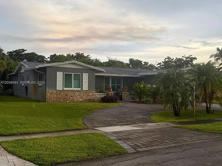 9100 NW 19th St — Photo 2