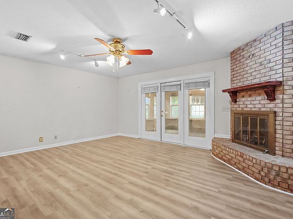 2nd image of 112 Meadows Way