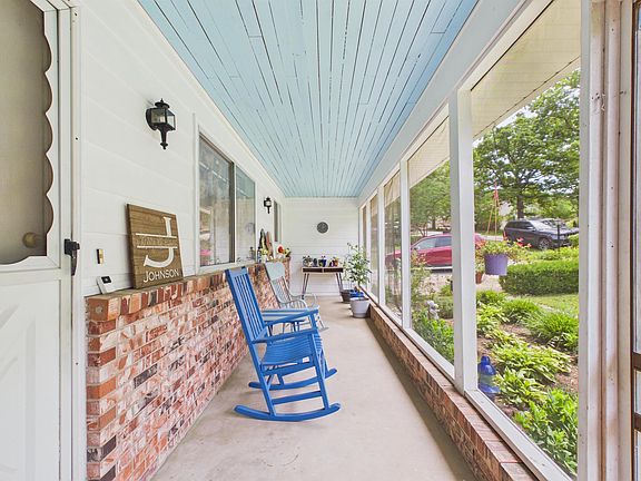 5th image of 313 Bay Ridge Rd