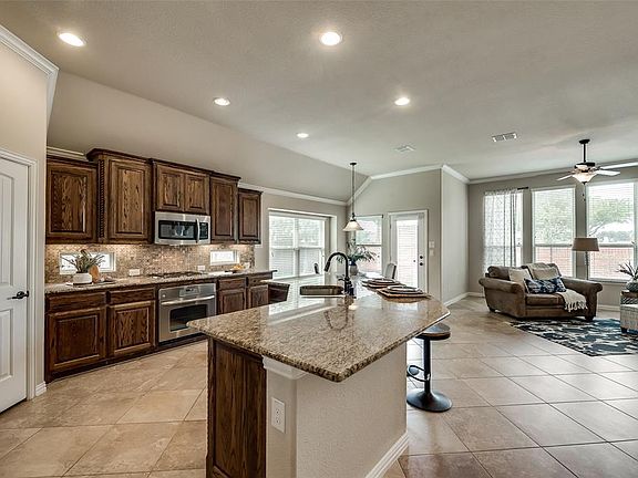4th image of 5525 Sundale Dr