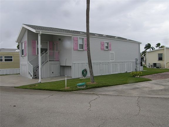 2nd image of 1327 Nettles Blvd