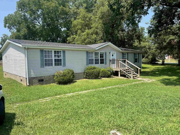 215 Church St, Trezevant, TN 38258