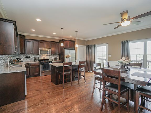 2nd image of 17940 Fountain Cir