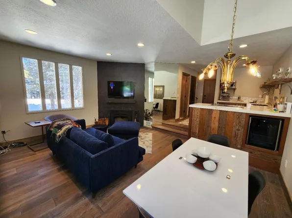 300 Bear Valley Rd, Bear Valley, CA 95223