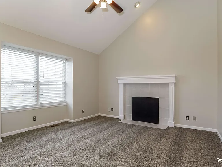 1611 Tyler Dr — Photo 6