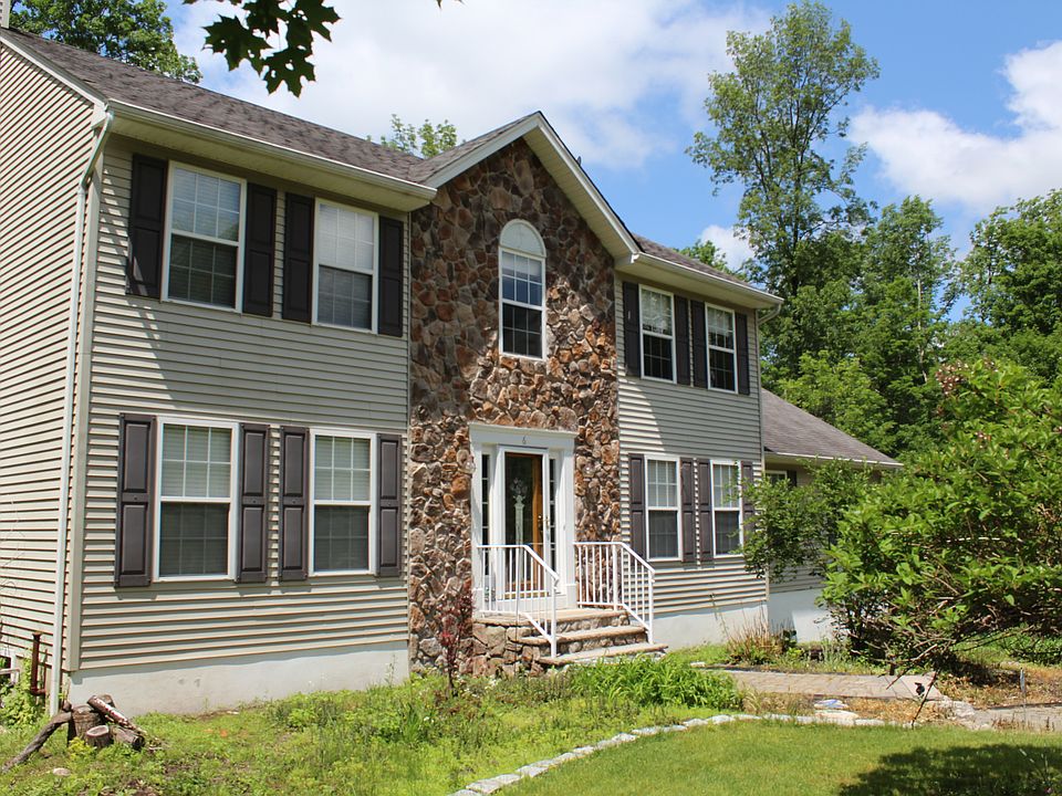 1st image of 6 E Hidden Valley Ct