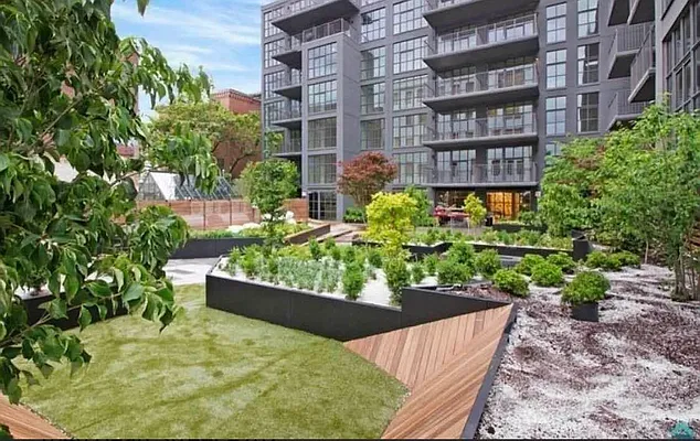 Rented by EXR | media 17