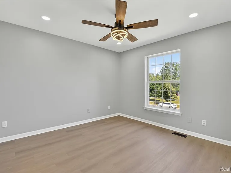 8862 Prairie St — Photo 37