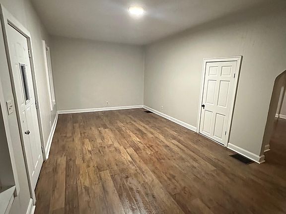 2nd image of 1513 Lawton Ave