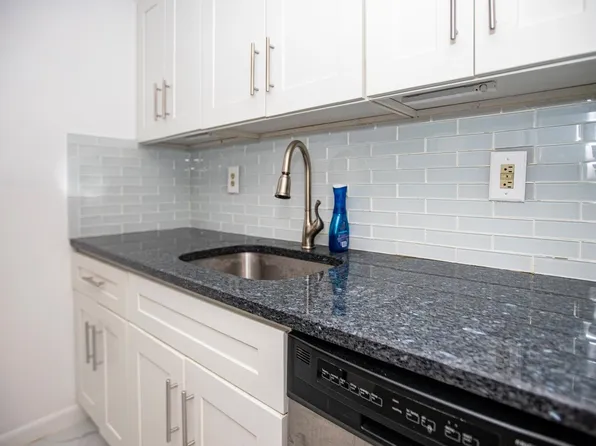 341 Monmouth Street image 7 of 23