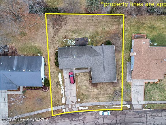 5th image of 2958 Crestwood Dr