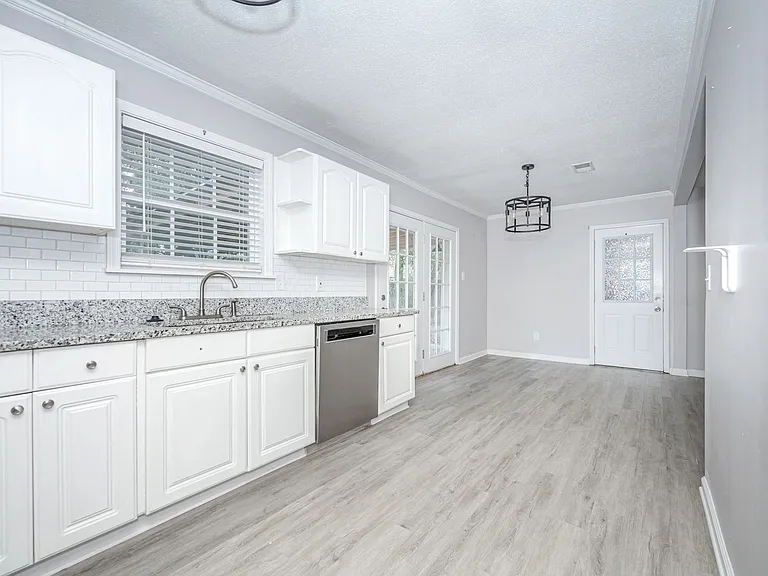 201 Audrey Cir — Photo 17