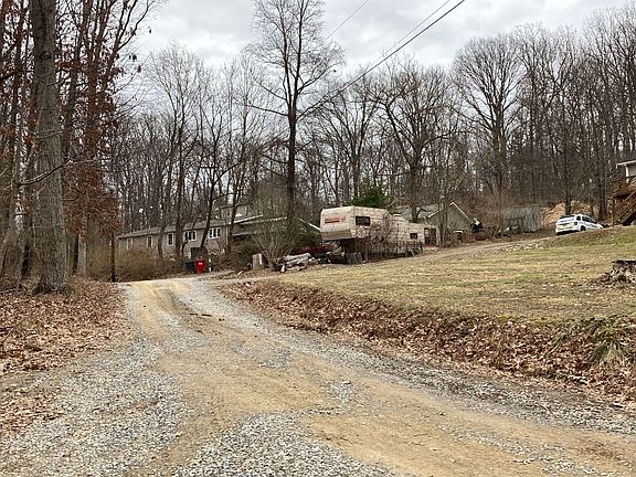 5th image of 49 Aspen Ct