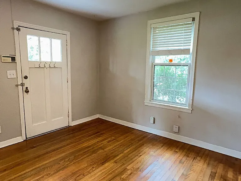 624 Glenview Dr — Photo 7