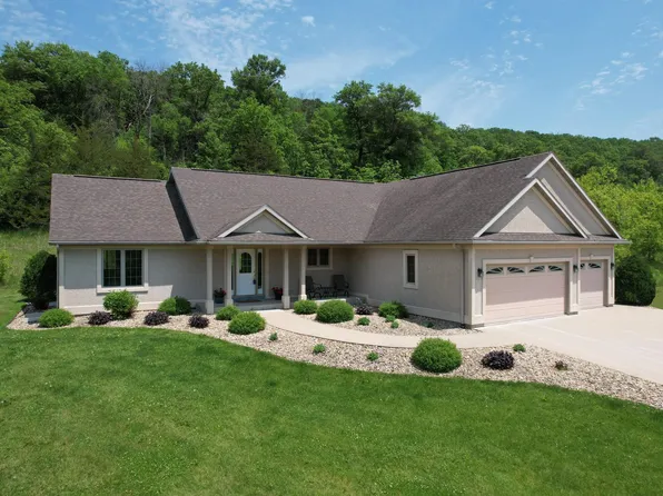 9484 N Branch Rd SE, Chatfield, MN 55923