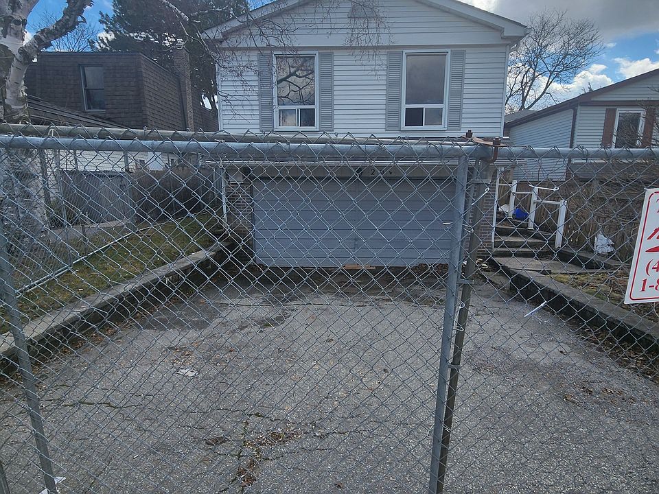 1st image of 29 Lillooet Cres
