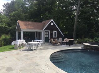 26 Lisa Dr, Dix Hills, NY 11746