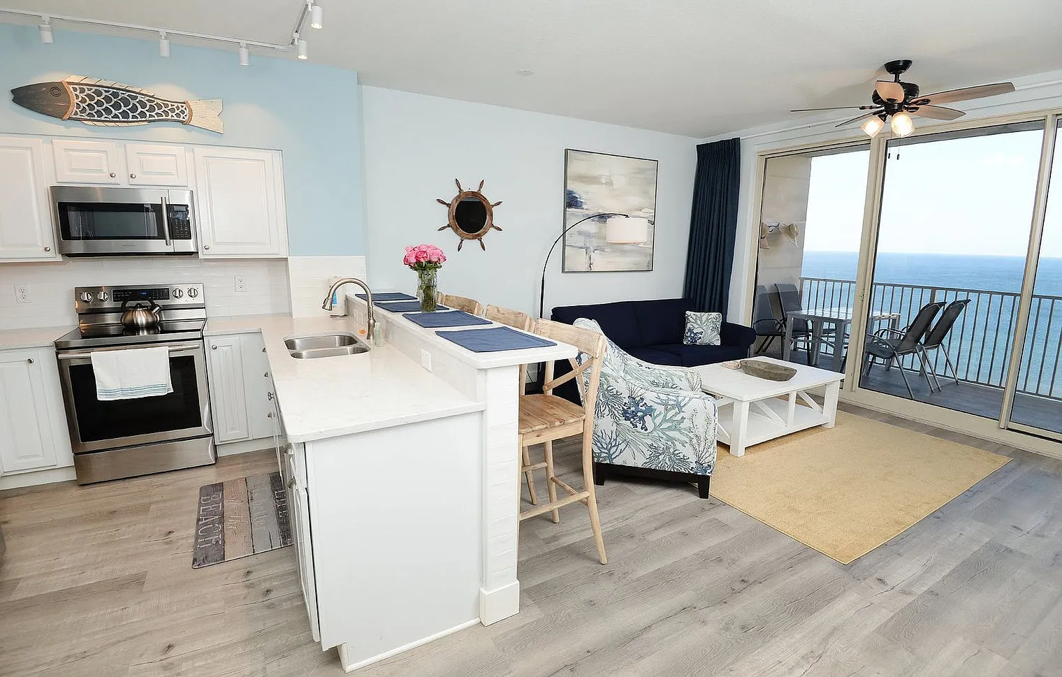 2 bed, 2.0 bath, 1097 sqft, $4,510 — Photo 3