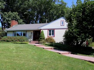 350 Old Tote Rd, Mountainside, NJ 07092