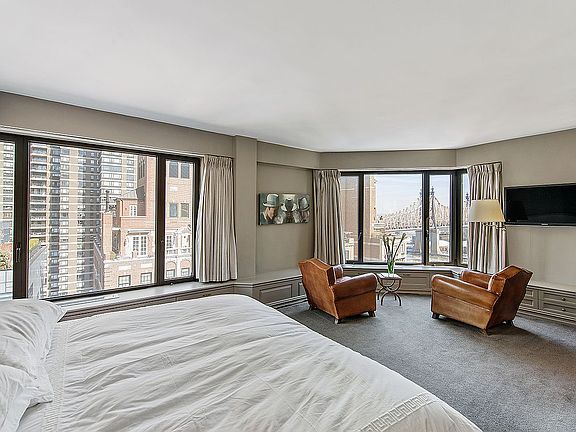 2nd image of 440 E 57th St Unit Penthouse