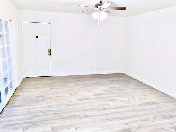 2nd image of 6061 Cahuenga Blvd