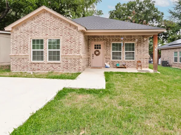 1703 Thompson St, Bridgeport, TX 76426
