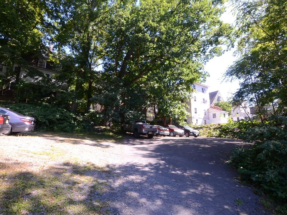 2nd image of 522 Stewart Ave