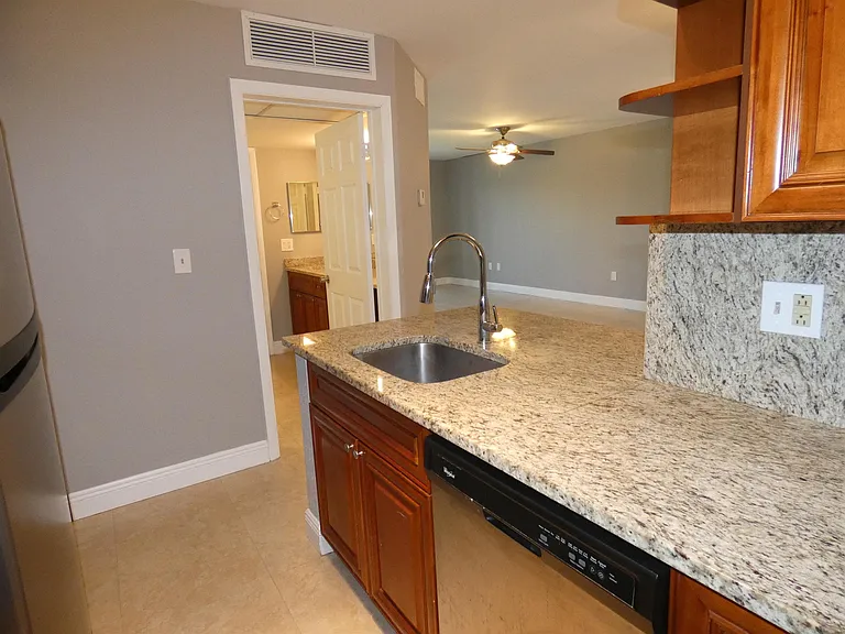 2841 N Oakland Forest Dr #207-1 — Photo 7
