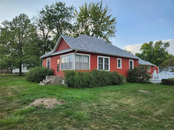 508 E College Ave, Shelbina, MO 63468