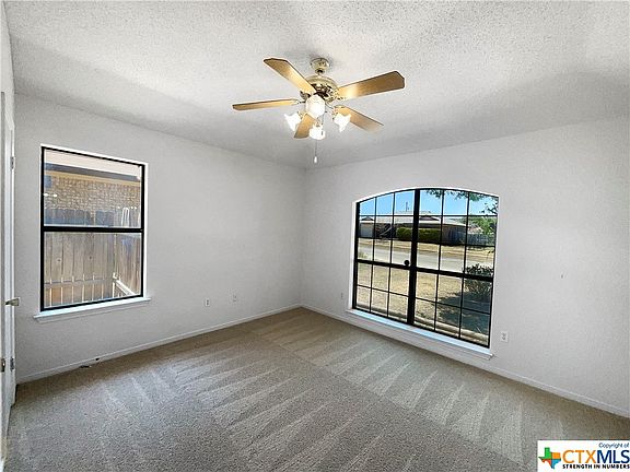 5th image of 216 Wagontrain Cir