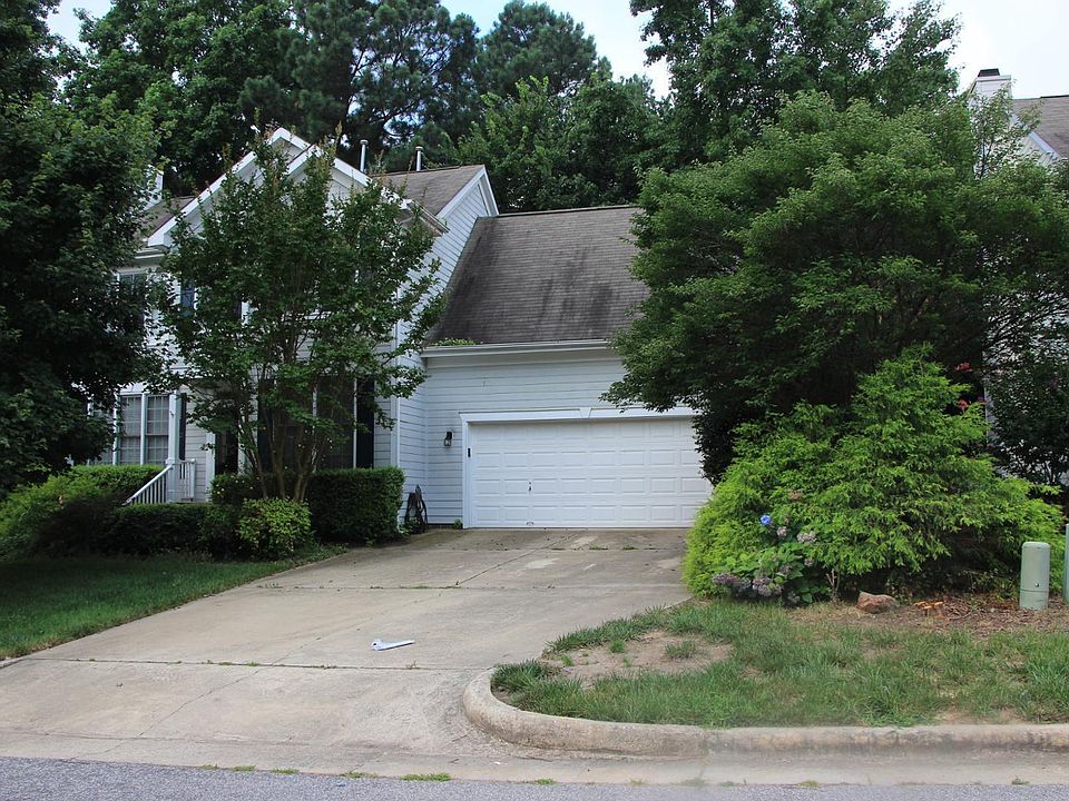 1st image of 207 Cove Creek Dr