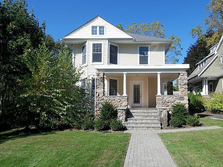 1st image of 710 Bayard St
