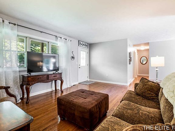3rd image of 19441 Timberland Dr