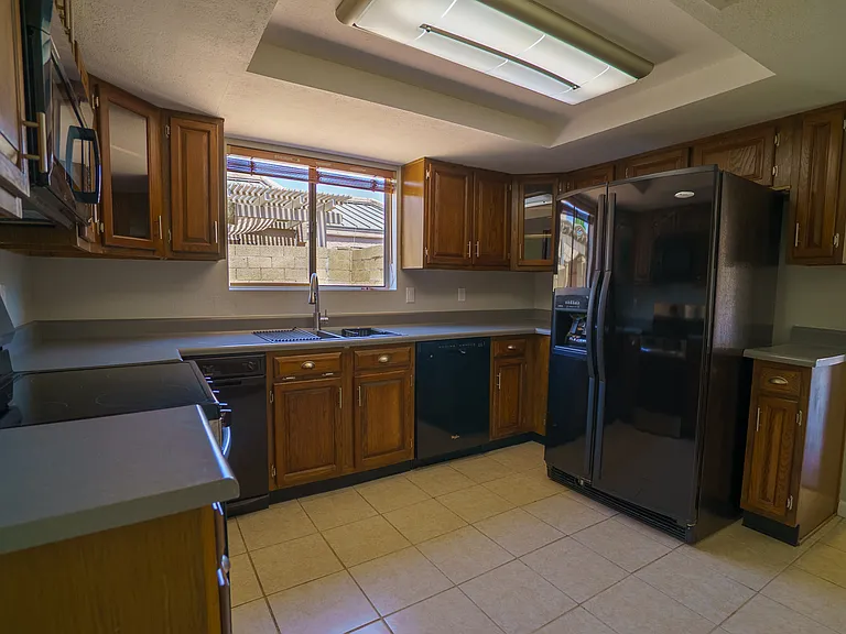 2301 S Grandview Ave — Photo 12