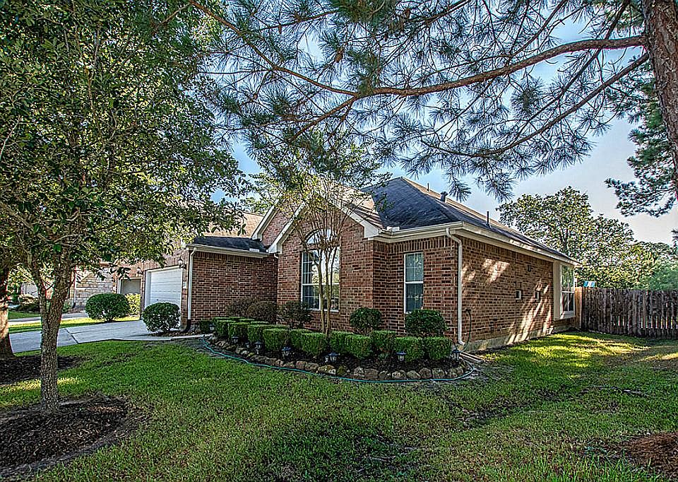 1st image of 25593 Oakhurst Forest Dr