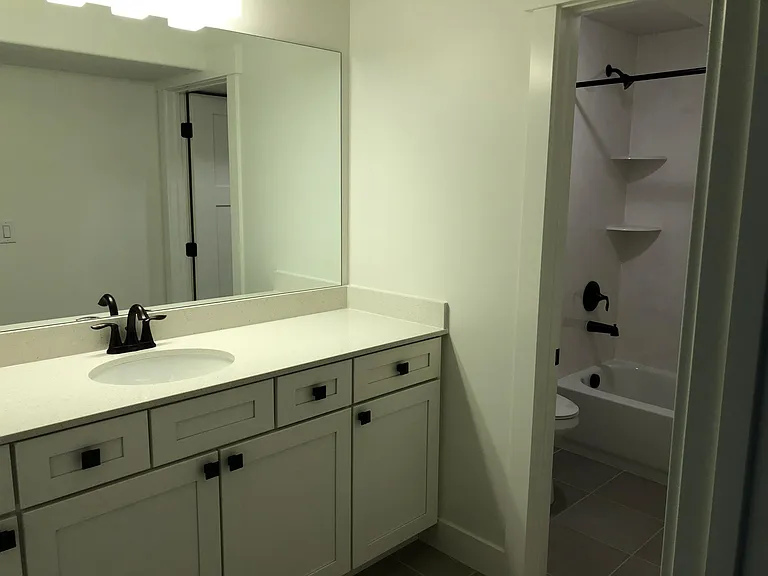 493 W Woodland Rd — Photo 28
